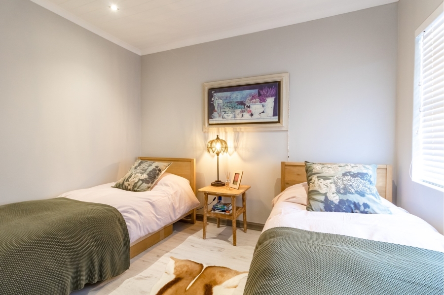4 Bedroom Property for Sale in Middedorp Western Cape